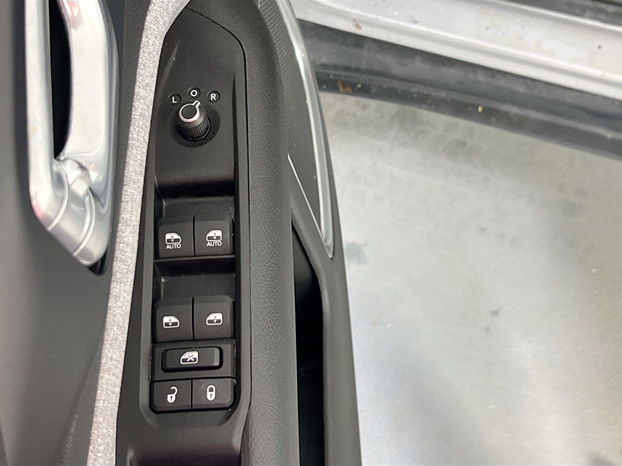 Used 2022 Jeep Compass Latitude w/ Convenience Group AWD/4WD image 17