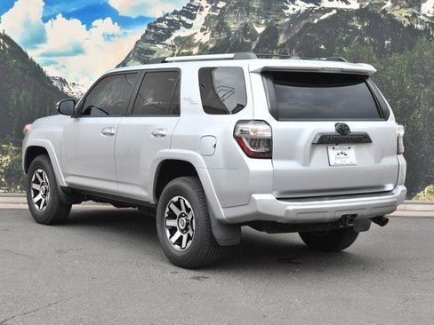 Used 2017 Toyota 4Runner TRD Off-Road Premium AWD/4WD image 9