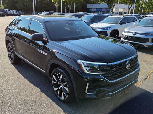 Certified 2025 Volkswagen Atlas Cross Sport SEL Premium R-Line AWD/4WD image 7