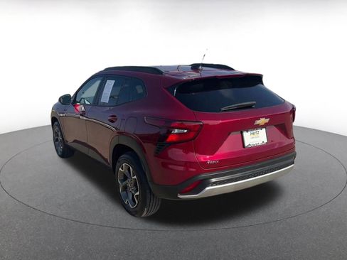 Used 2025 Chevrolet Trax LT image 11