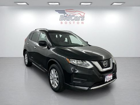 Used 2017 Nissan Rogue SV w/ Sun & Sound Touring Package AWD/4WD image 3