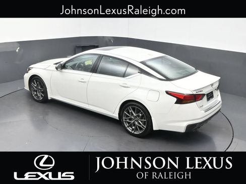 Used 2023 Nissan Altima 2.0 SR FWD image 25