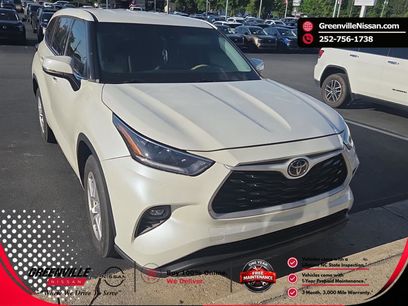 Used 2021 Toyota Highlander LE