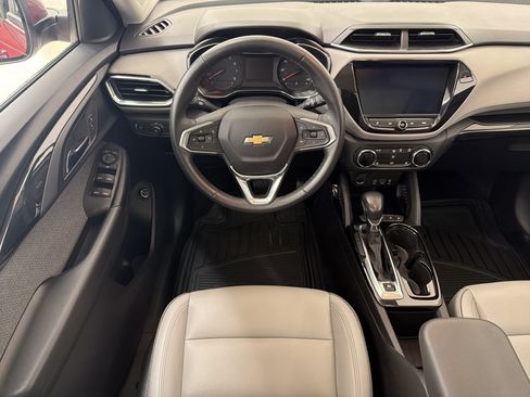 Used 2021 Chevrolet TrailBlazer LT w/ Sun and Liftgate Package FWD image 16