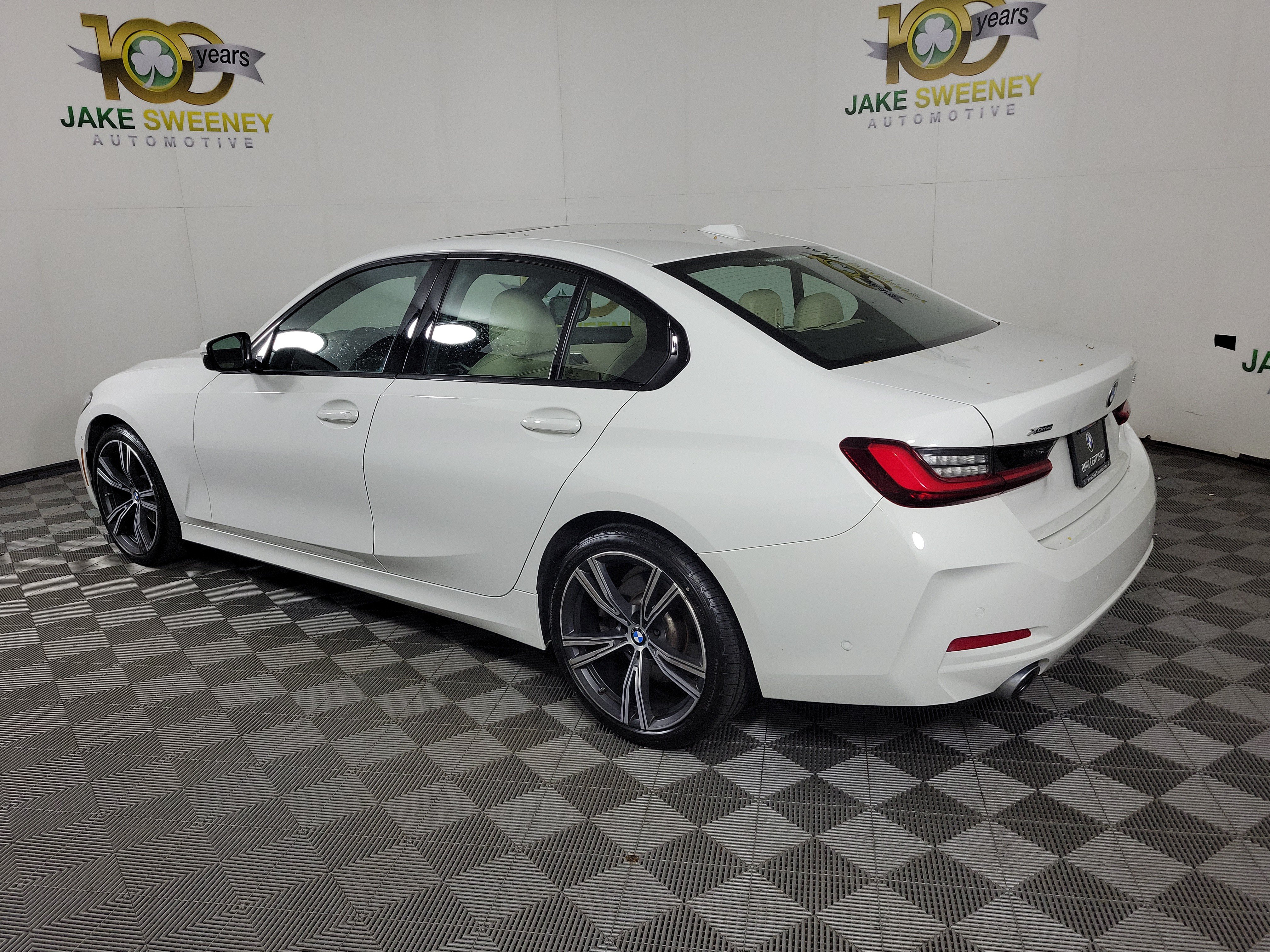Certified 2023 BMW 330i xDrive Sedan w/ Parking Assistance Package AWD/4WD image 5