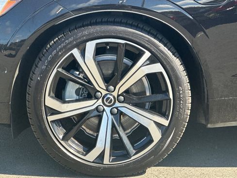 Certified 2025 Volvo XC60 T8 Ultra w/ Protection Package Premier image 12