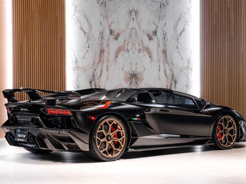 Used 2021 Lamborghini Aventador SVJ image 5