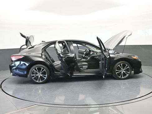 Used 2020 Toyota Camry SE image 66