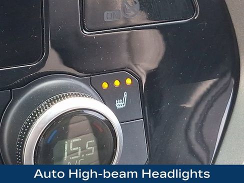 Used 2024 Toyota Highlander XLE AWD/4WD image 15
