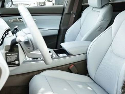 New 2026 Genesis GV70 2.5T Advanced AWD/4WD image 23
