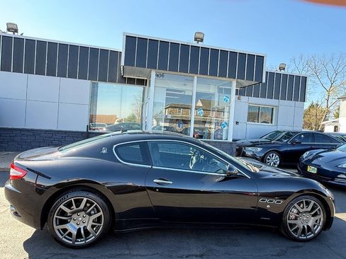 Used 2009 Maserati GranTurismo S RWD image 8