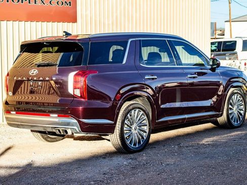 Used 2024 Hyundai Palisade Calligraphy image 3
