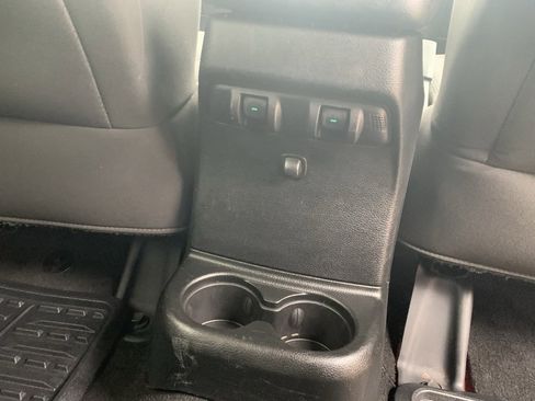 Used 2018 Jeep Wrangler Unlimited Sport S image 26