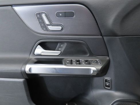 Certified 2022 Mercedes-Benz GLB 250 image 21