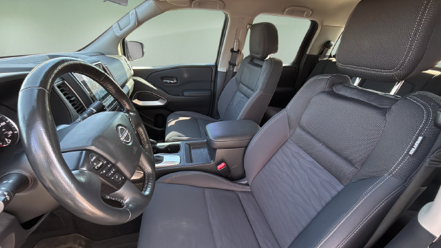 Used 2024 Nissan Frontier SV w/ SV Convenience Package RWD image 17