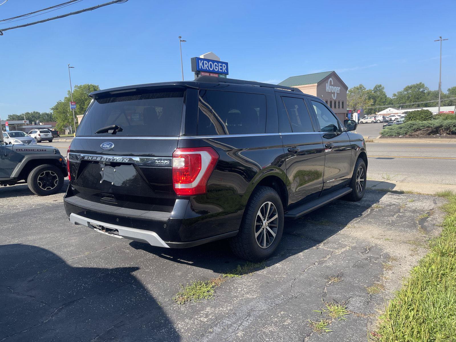 Used 2019 Ford Expedition Max XLT AWD/4WD image 4
