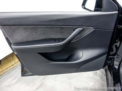 Used 2021 Tesla Model Y Long Range AWD/4WD image 36