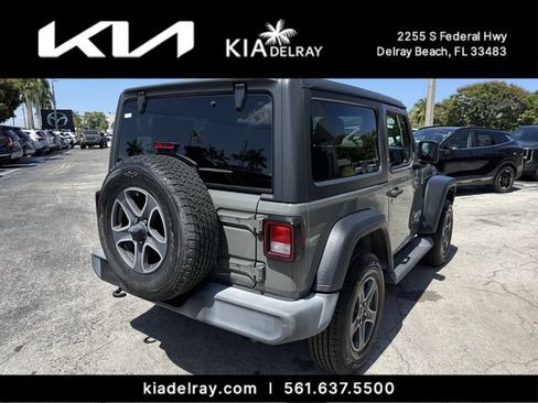Used 2018 Jeep Wrangler Sport AWD/4WD image 3