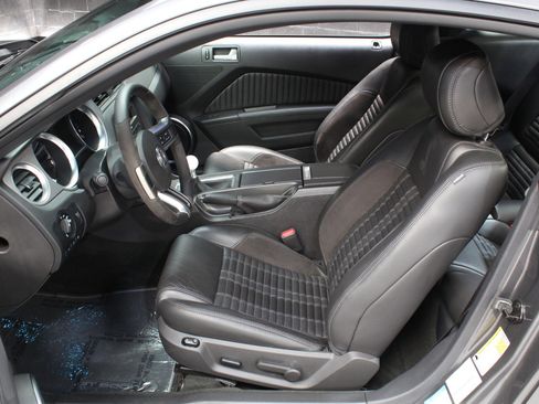 Used 2014 Ford Mustang Shelby GT500 w/ Equipment Group 821A RWD image 45