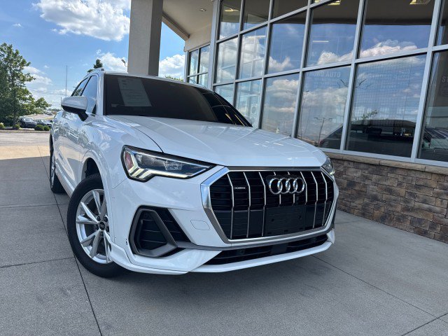 Used 2023 Audi Q3 2.0T Premium AWD/4WD image 2