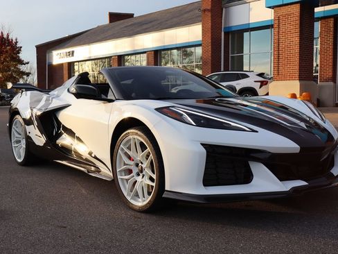 Used 2024 Chevrolet Corvette Z06 image 4