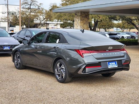 New 2026 Hyundai Elantra Limited FWD image 3