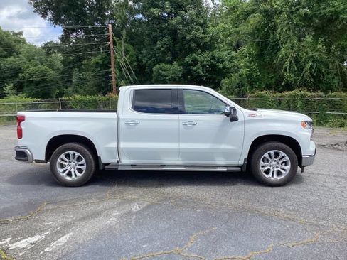 Used 2023 Chevrolet Silverado 1500 LTZ AWD/4WD image 2
