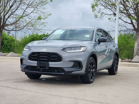 Used 2023 Honda HR-V Sport image 3