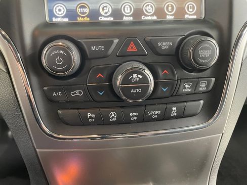 Used 2018 Jeep Grand Cherokee Altitude image 32