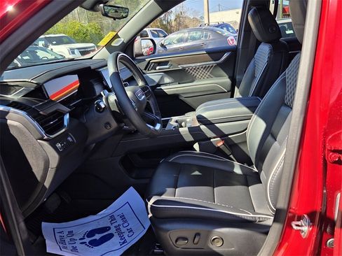 Used 2025 GMC Acadia Denali w/ Super Cruise Package image 3