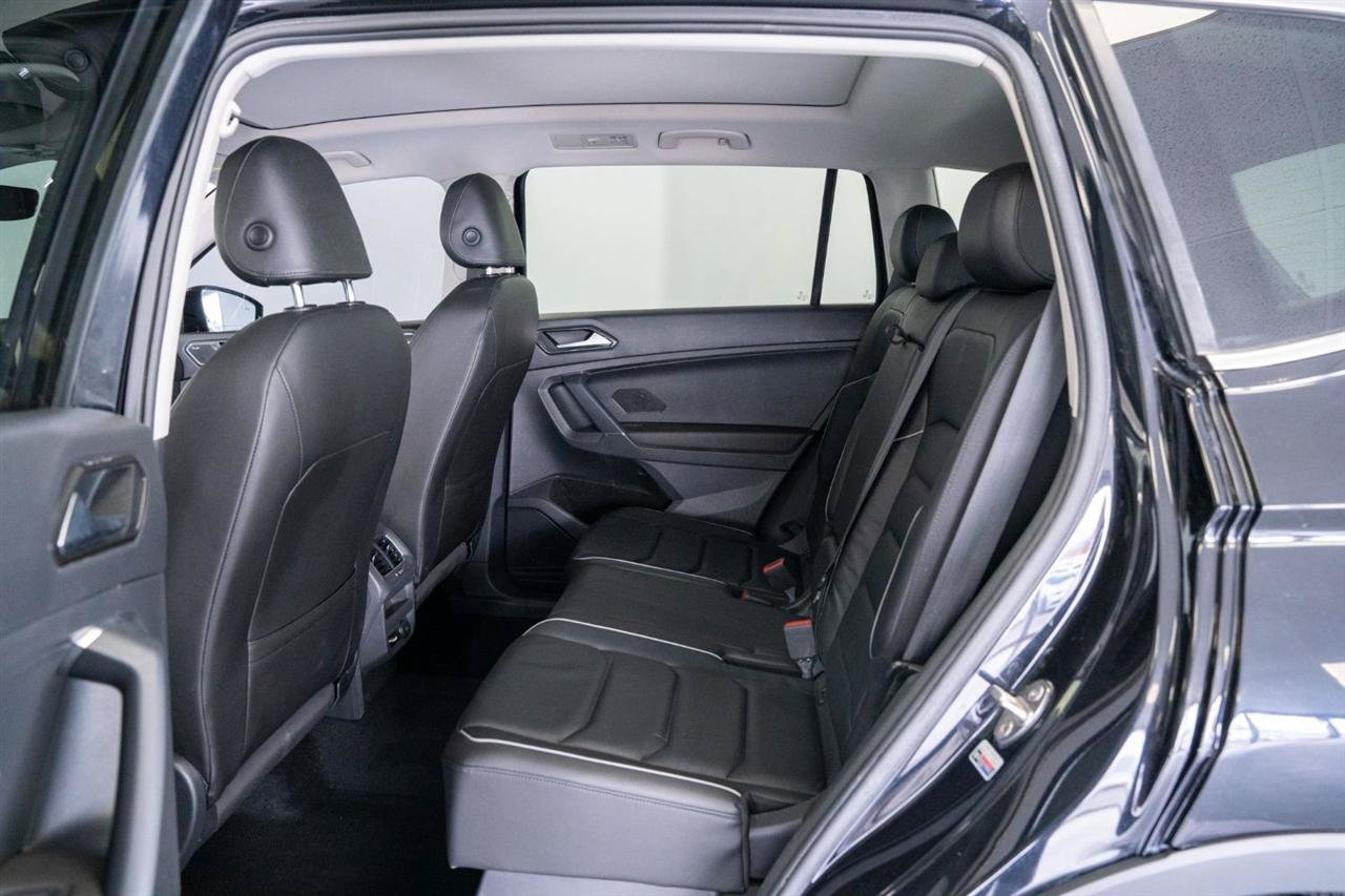 Used 2018 Volkswagen Tiguan SEL Premium AWD/4WD image 18