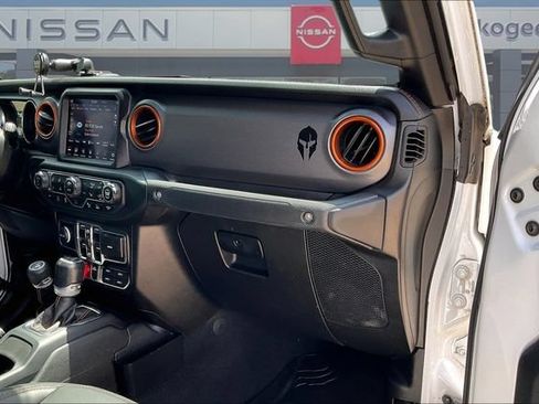 Used 2020 Jeep Gladiator Mojave AWD/4WD image 25