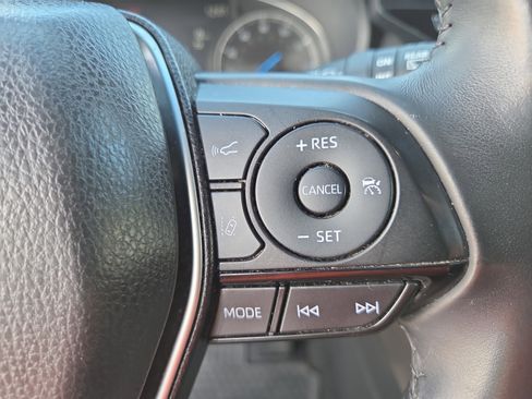 Certified 2023 Toyota Venza XLE image 25