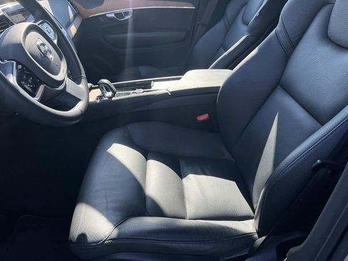 Used 2024 Volvo XC90 B5 Plus image 24