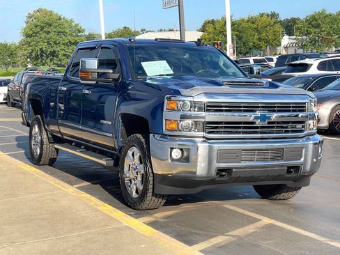 Used 2019 Chevrolet Silverado 2500 LTZ w/ Duramax Plus Package AWD/4WD image 2