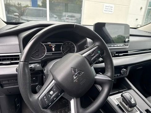 Used 2023 Mitsubishi Outlander SE AWD/4WD image 8