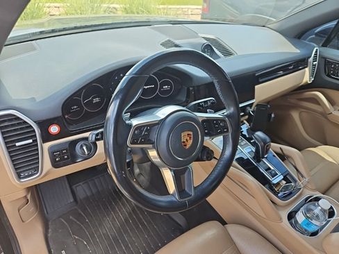 Used 2019 Porsche Cayenne E-Hybrid AWD/4WD image 6