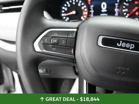 Used 2024 Jeep Compass Latitude image 39