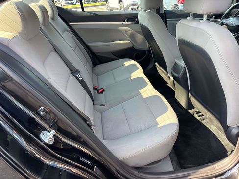 Used 2020 Hyundai Elantra SE w/ Cargo Package (C1) FWD image 12