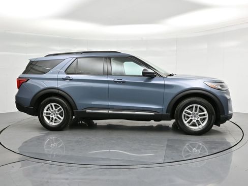 Used 2025 Ford Explorer Active image 30