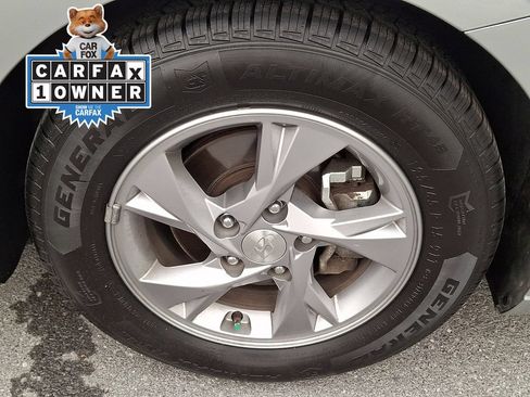 Used 2021 Hyundai Elantra SE FWD image 11