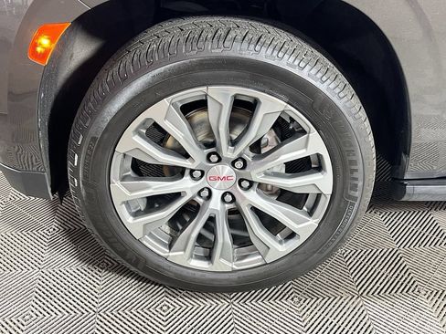 Used 2021 GMC Yukon Denali w/ Denali Premium Package AWD/4WD image 33