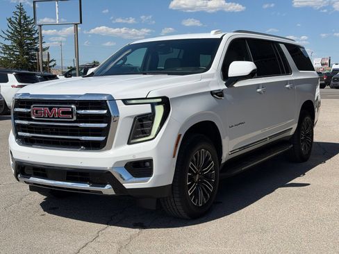 Used 2025 GMC Yukon XL Elevation AWD/4WD image 10