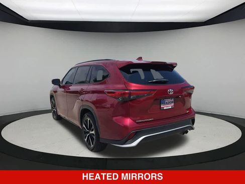 Used 2021 Toyota Highlander XSE FWD image 4