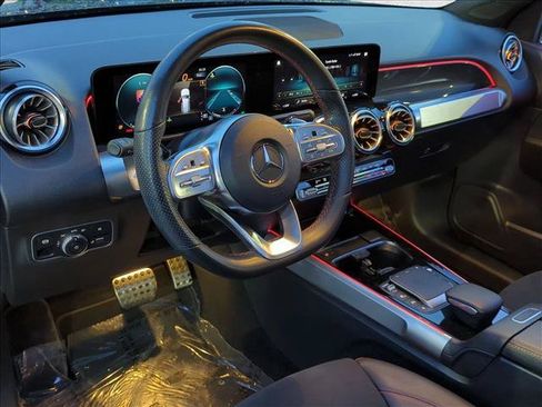 Used 2022 Mercedes-Benz GLB 250 image 10