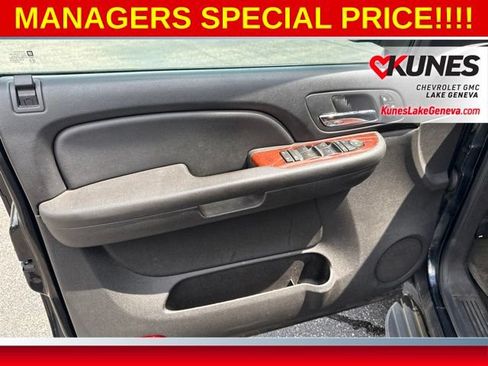 Used 2009 GMC Yukon XL SLT w/ Preferred Package AWD/4WD image 14