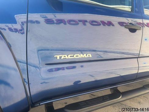 Used 2015 Toyota Tacoma PreRunner image 12