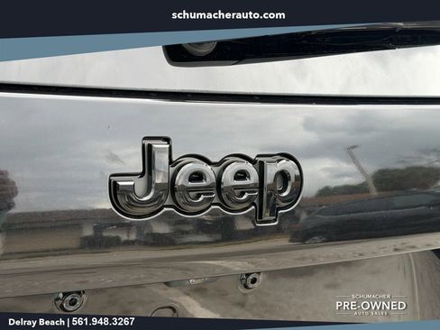 Used 2020 Jeep Cherokee Latitude Plus FWD image 14