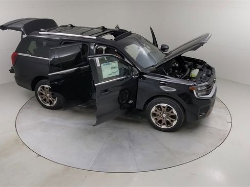 New 2025 Ford Expedition King Ranch image 51