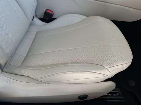 Used 2024 Mercedes-Benz CLE 300 4MATIC Coupe image 12